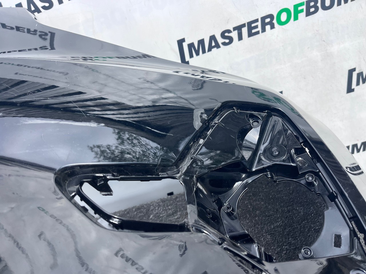 Volvo Xc40 Ultimate Phev Hybrid Lift 2022-2025 Front Bumper 4 Pdc Genuine [n409]