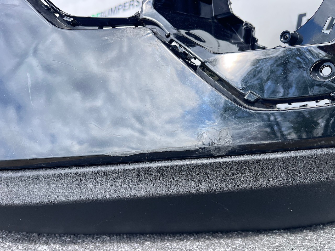 Volvo Xc40 Ultimate Phev Hybrid Lift 2022-2025 Front Bumper 4 Pdc Genuine [n409]