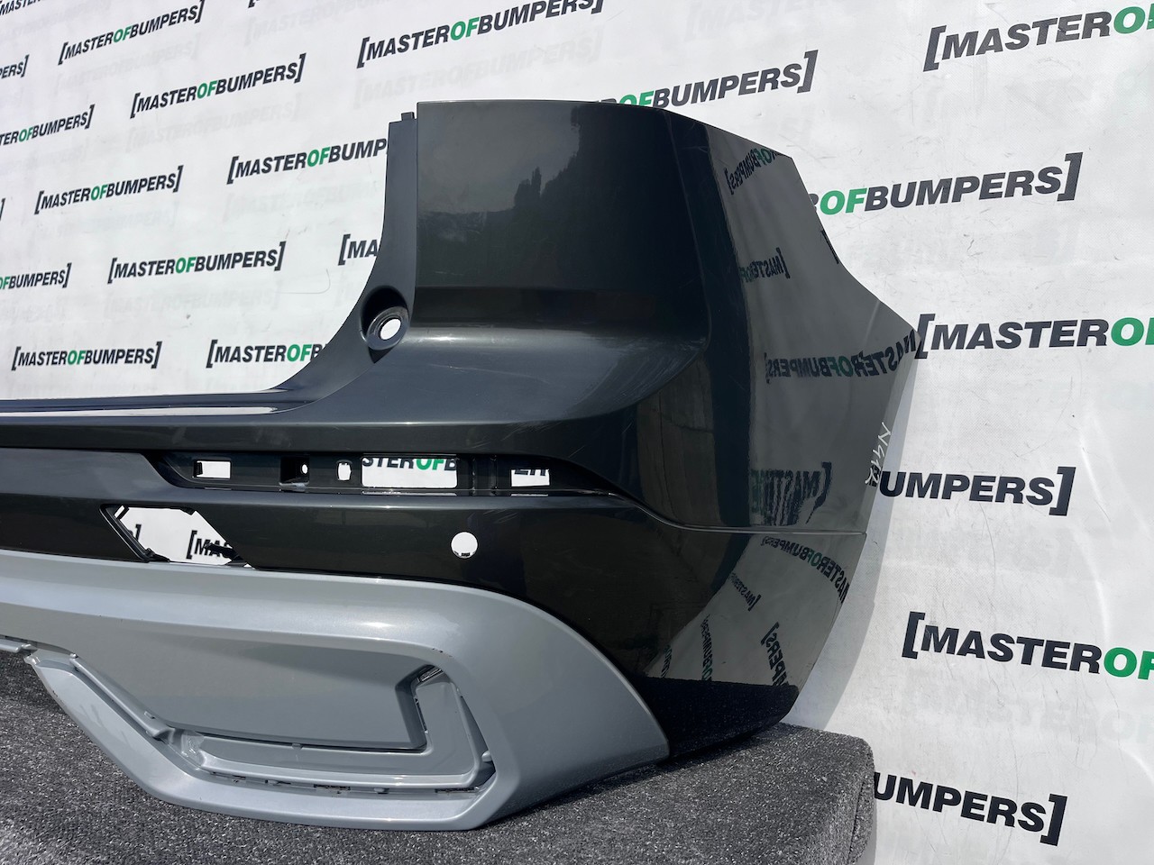 Volvo Xc60 R Design Suv Lift 2021-2025 Rear Bumper 4 Pdc Genuine [n412]