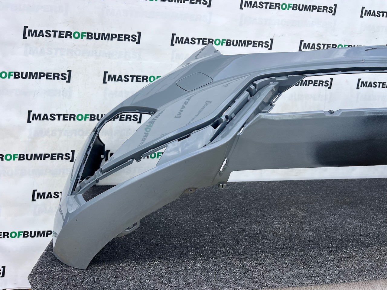 Volvo Xc60 R Design Mk2 Lift 2021-2024 Front Bumper 6 Pdc No Jets Genuine [n425]