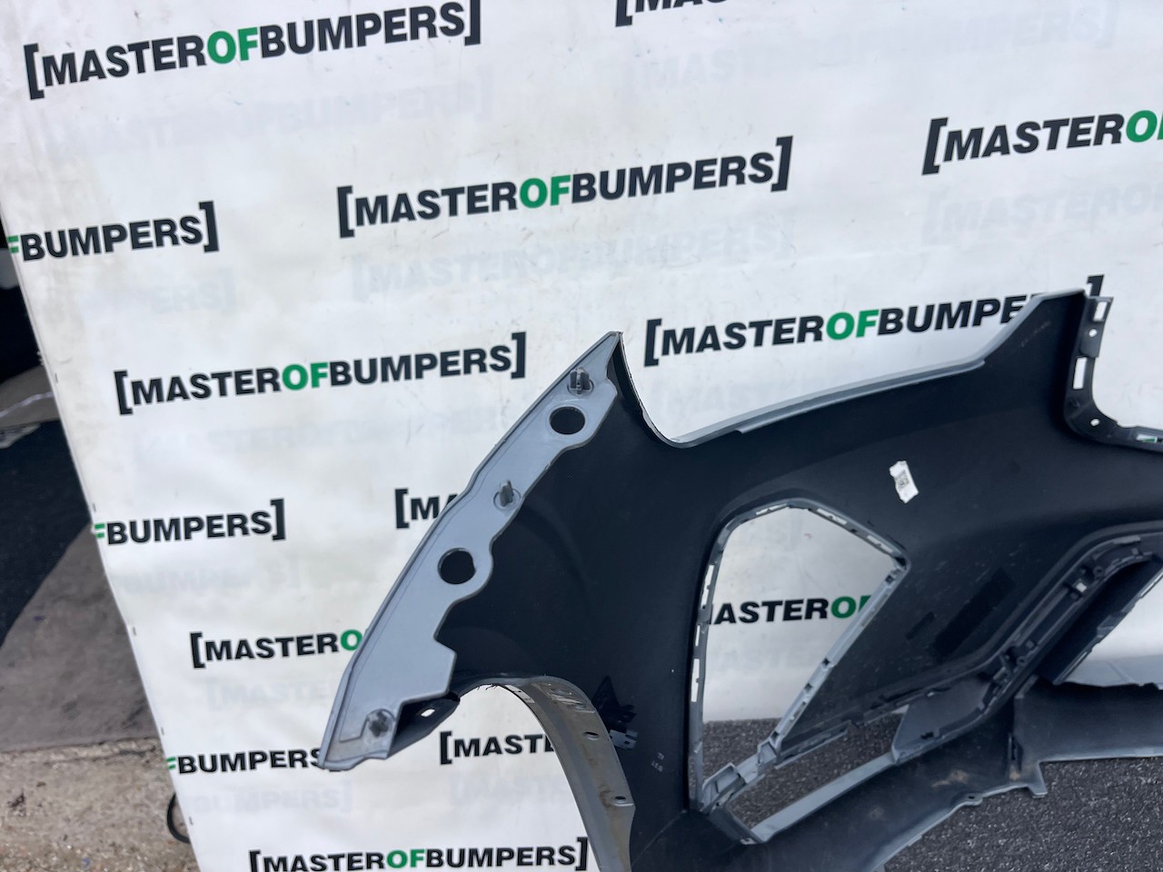 Volvo Xc60 R Design Mk2 Lift 2021-2024 Front Bumper 6 Pdc No Jets Genuine [n425]