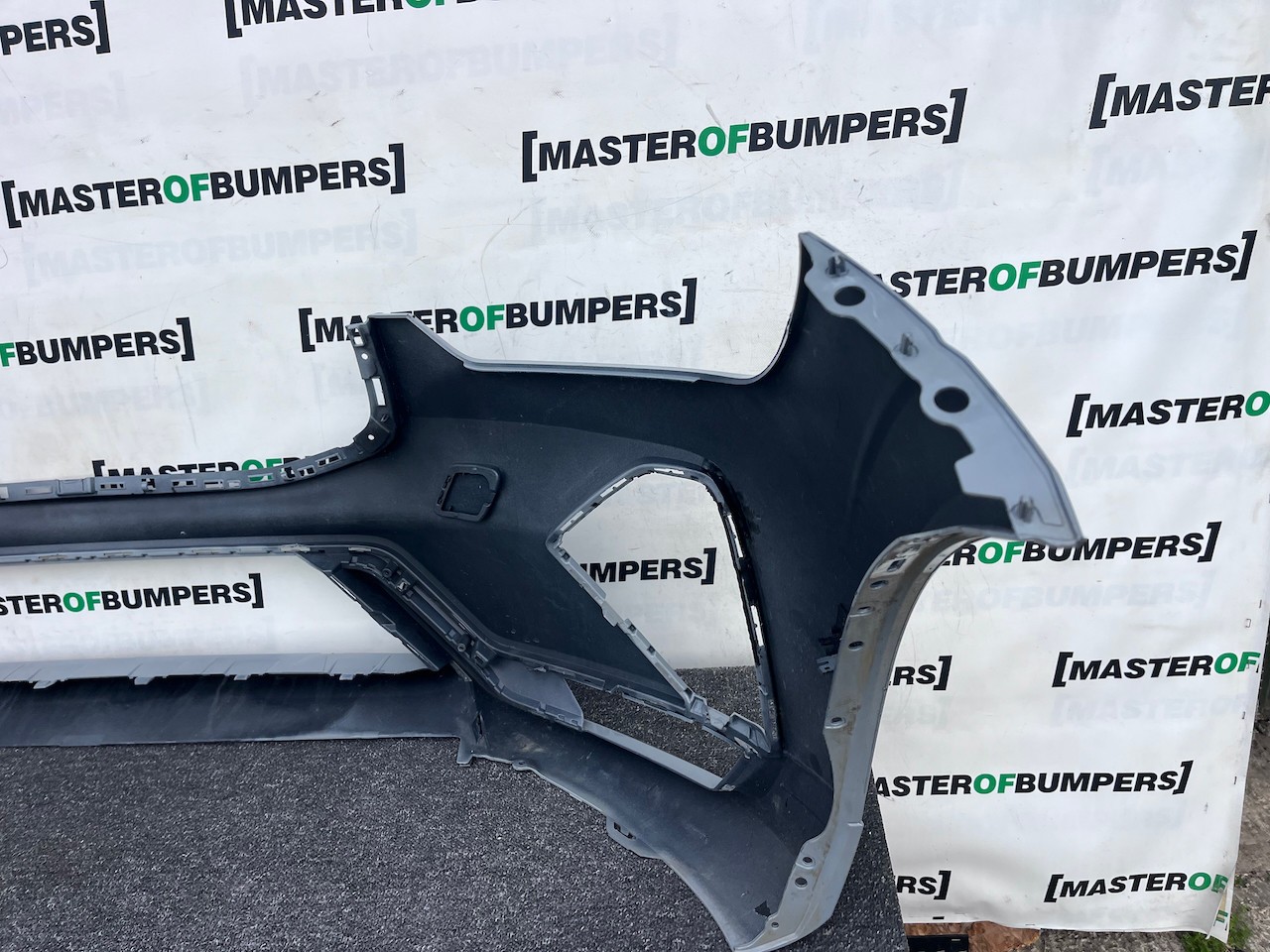 Volvo Xc60 R Design Mk2 Lift 2021-2024 Front Bumper 6 Pdc No Jets Genuine [n425]