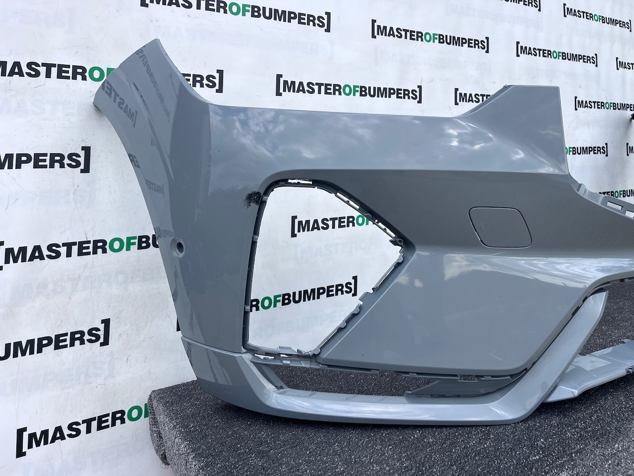 Volvo Xc60 R Design Mk2 Lift 2021-2024 Front Bumper 6 Pdc No Jets Genuine [n425]