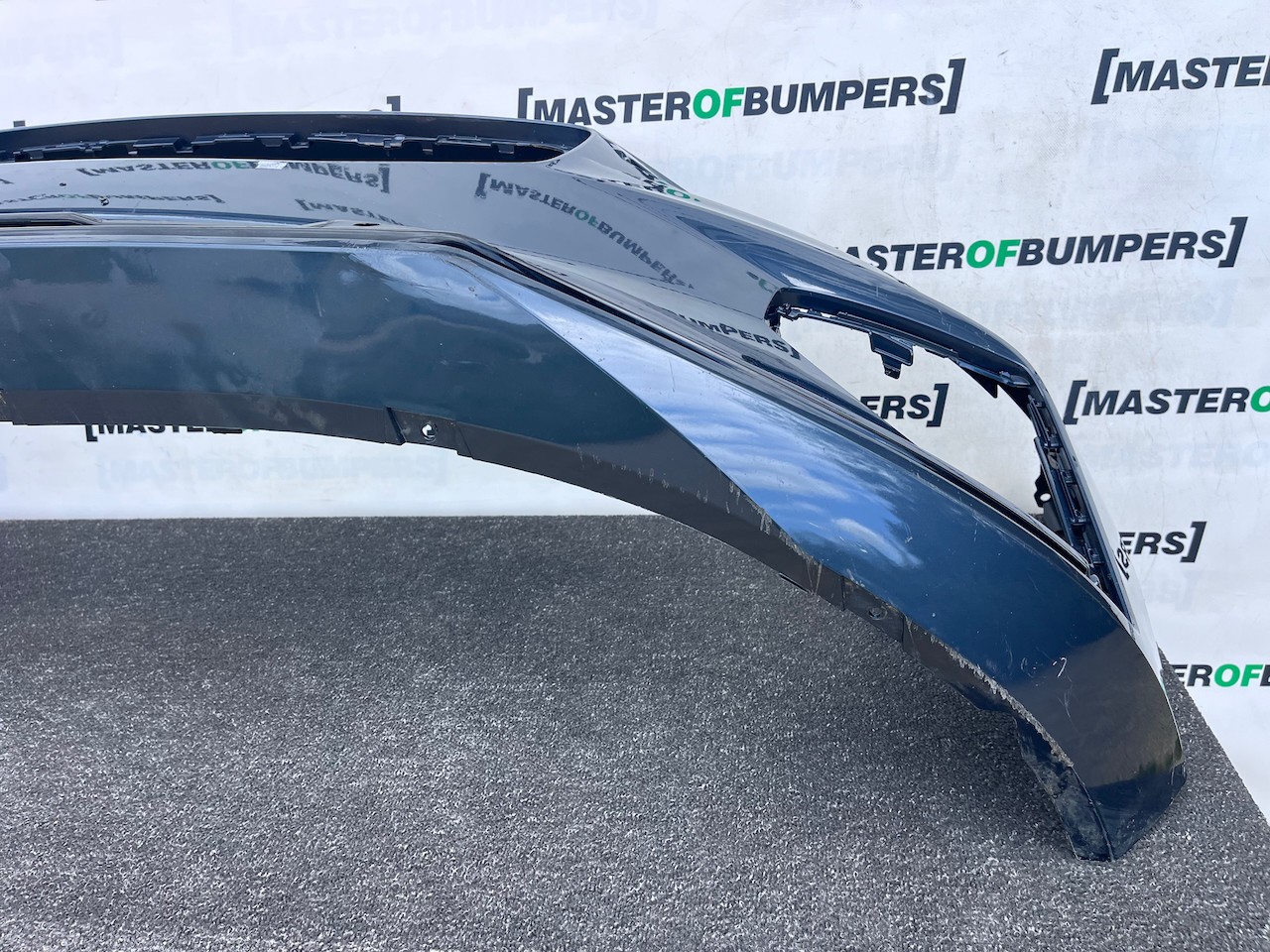 Volvo V60 S60 R Design Saloon Estate 2018-2022 Front Bumper 4 Pdc Genuine [n430]