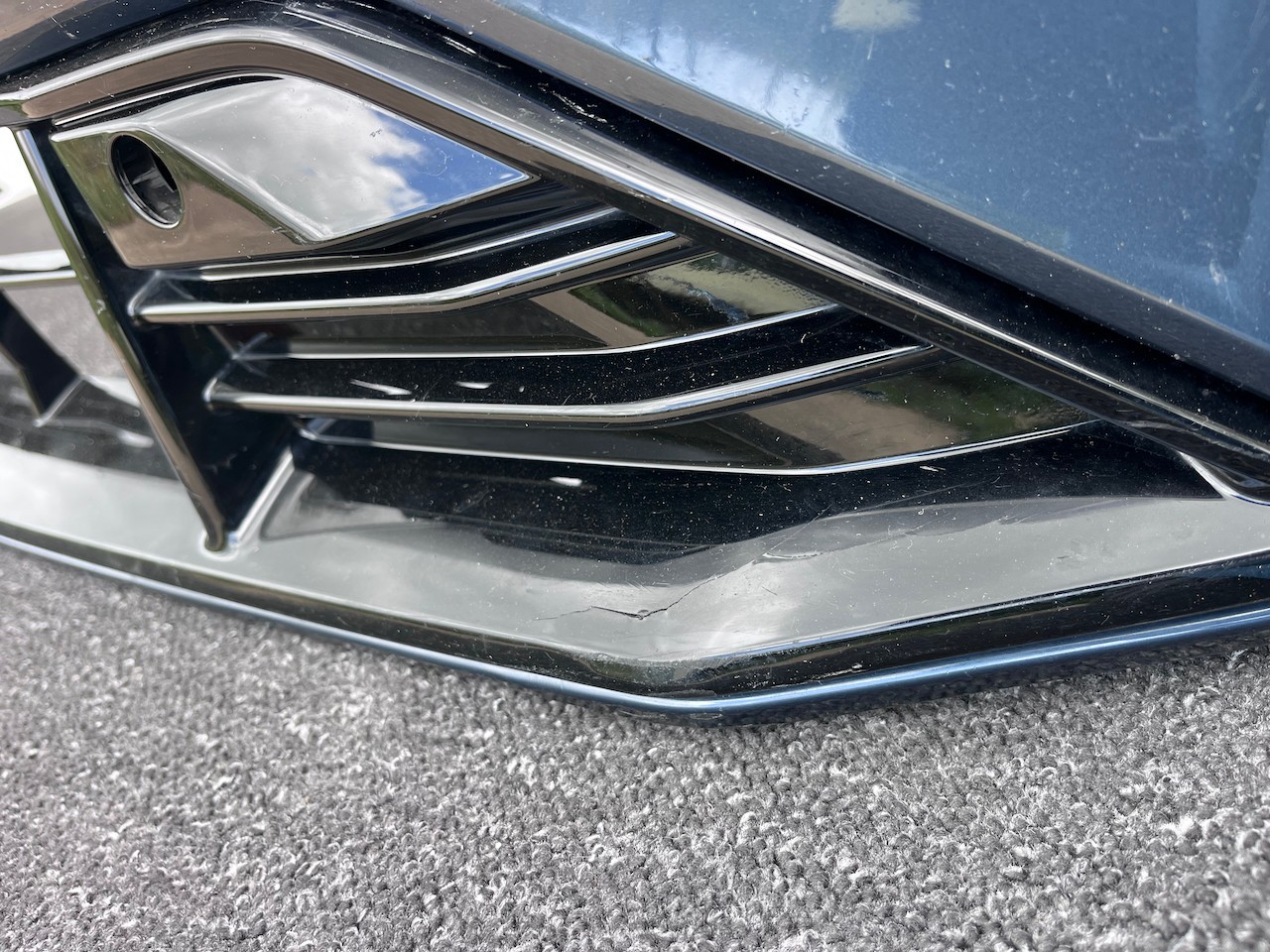 Volvo V60 S60 R Design Saloon Estate 2018-2022 Front Bumper 4 Pdc Genuine [n430]