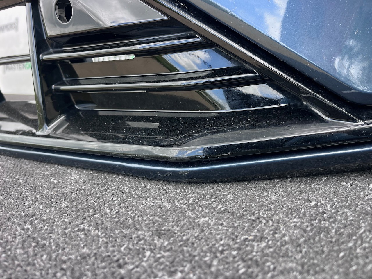 Volvo V60 S60 R Design Saloon Estate 2018-2022 Front Bumper 4 Pdc Genuine [n430]
