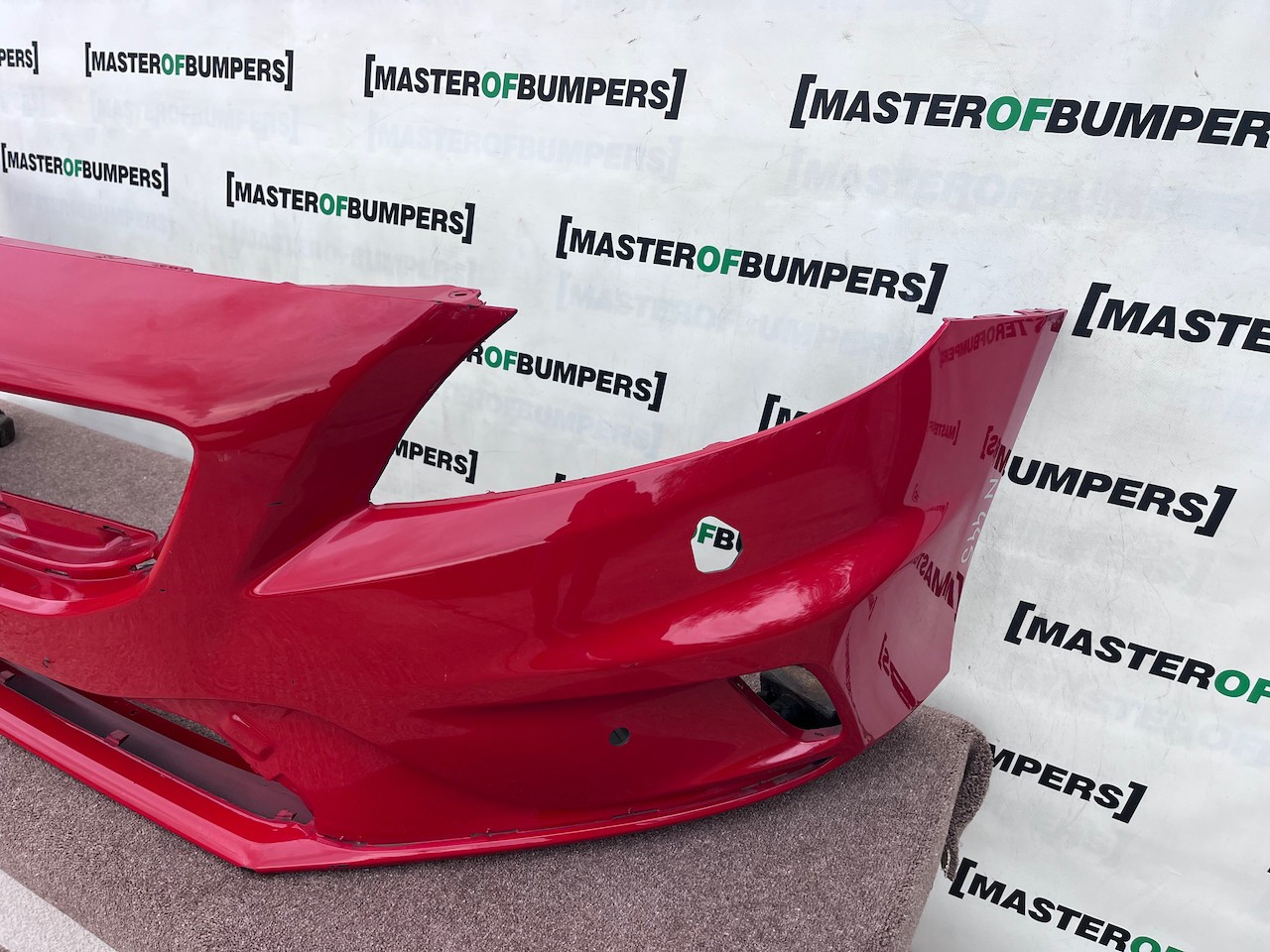 Volvo V40 R Design Hatchback 2012-2018 Front Bumper 4 Pdc Jets Genuine [n445]