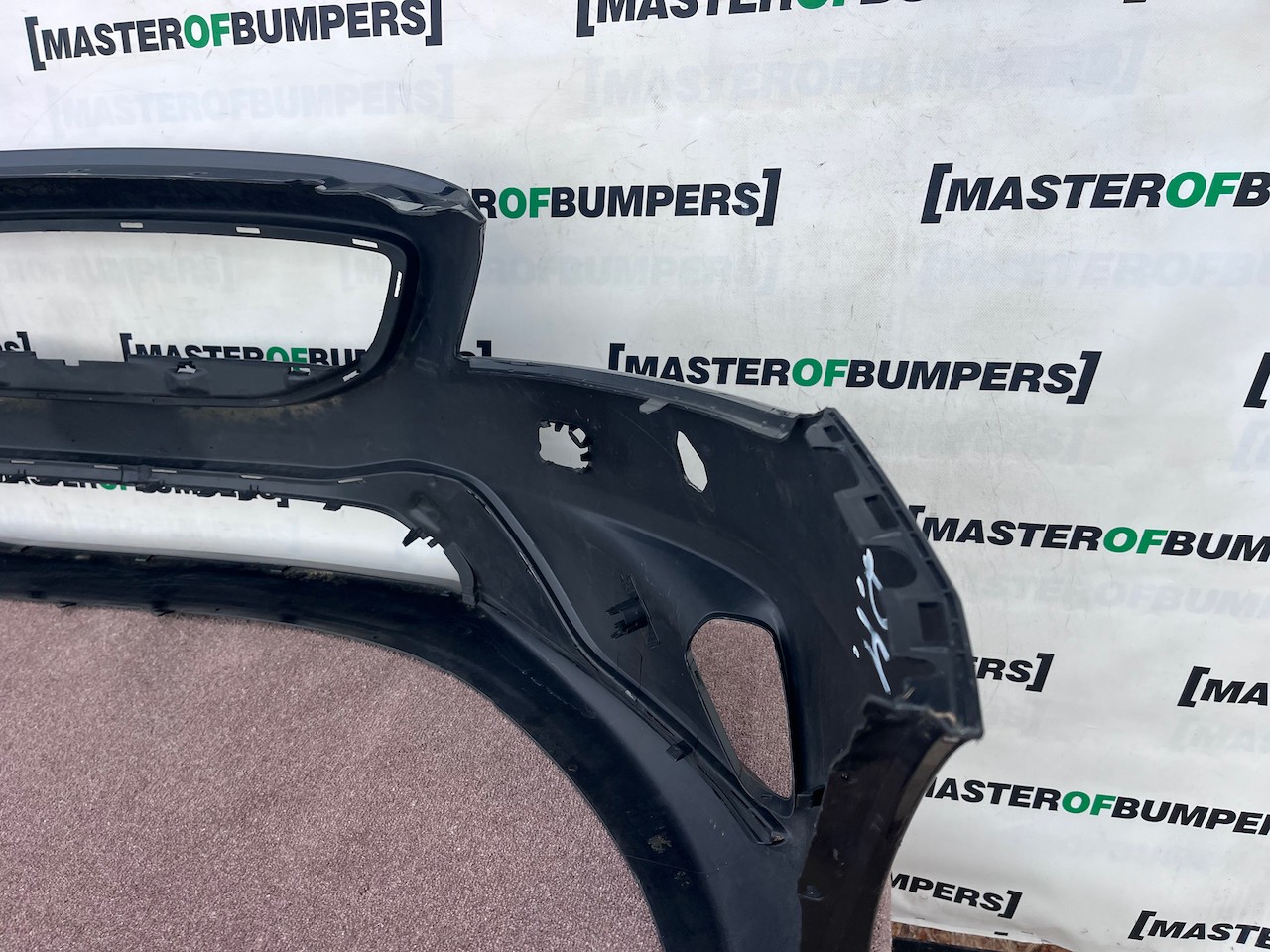 Volvo V40 R Design Hatchback 2012-2018 Front Bumper 4 Pdc Jets Genuine [n447]