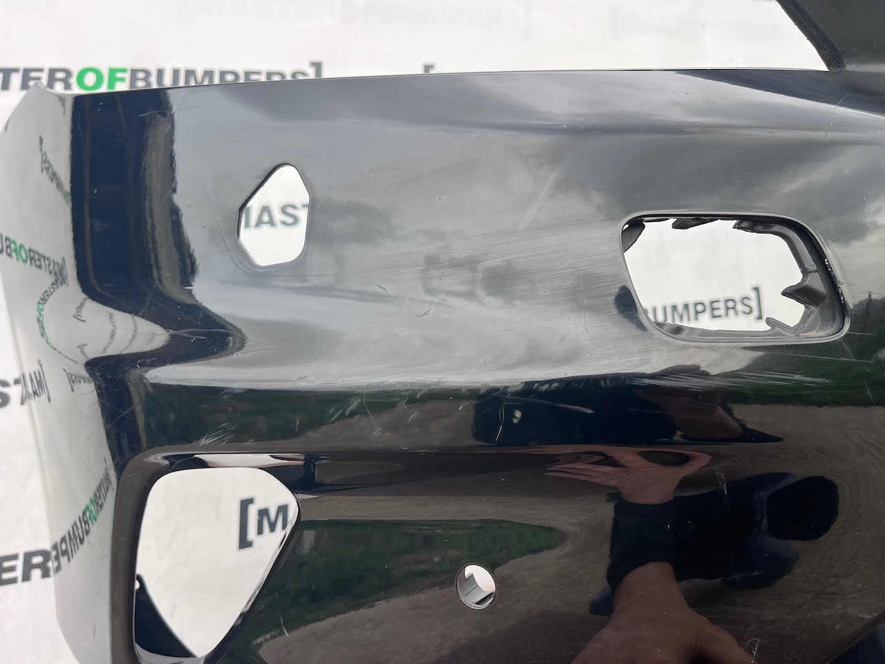 Volvo V40 R Design Hatchback 2012-2018 Front Bumper 4 Pdc Jets Genuine [n447]