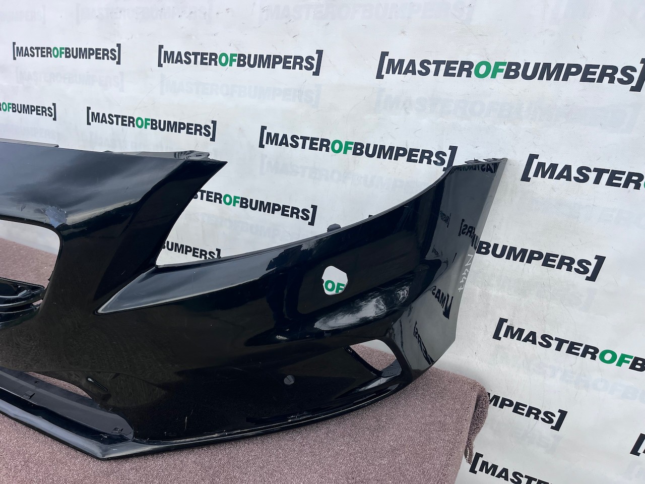Volvo V40 R Design Hatchback 2012-2018 Front Bumper 4 Pdc Jets Genuine [n447]