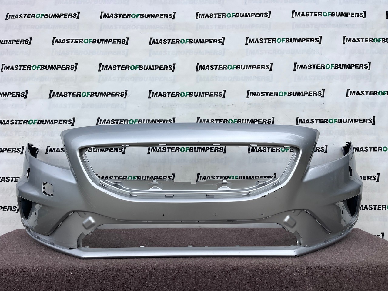 Volvo V40 R Design Hatchback 2012-2018 Front Bumper 6 Pdc Jets Genuine [n448]