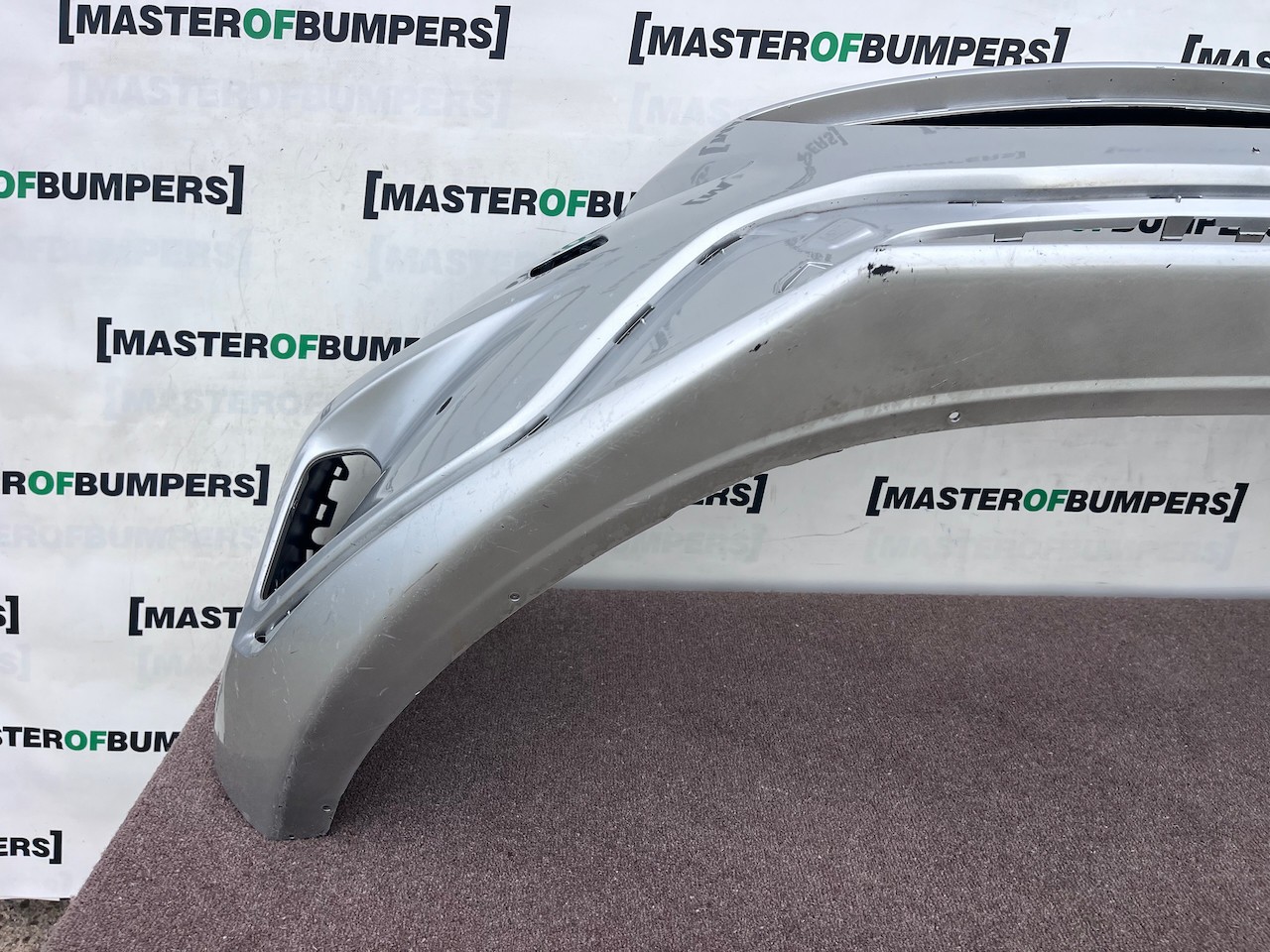 Volvo V40 R Design Hatchback 2012-2018 Front Bumper 6 Pdc Jets Genuine [n448]