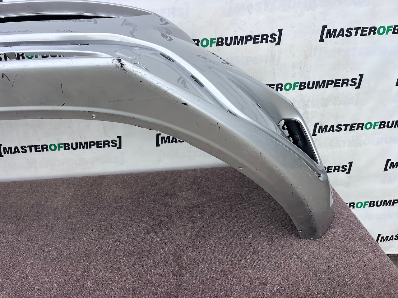 Volvo V40 R Design Hatchback 2012-2018 Front Bumper 6 Pdc Jets Genuine [n448]