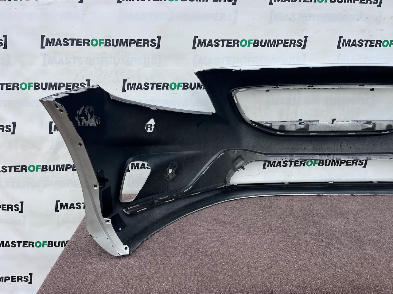 Volvo V40 R Design Hatchback 2012-2018 Front Bumper 6 Pdc Jets Genuine [n448]