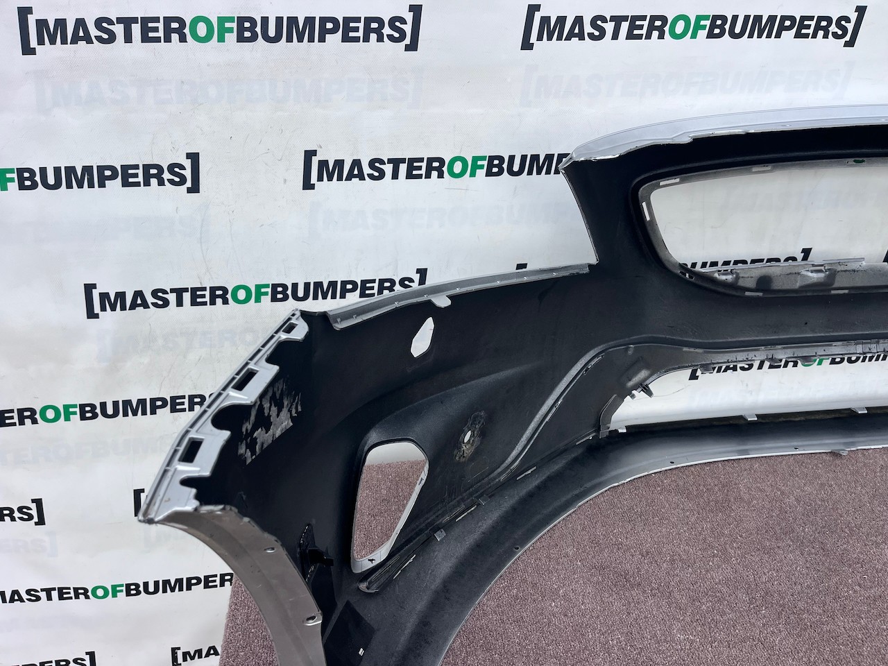 Volvo V40 R Design Hatchback 2012-2018 Front Bumper 6 Pdc Jets Genuine [n448]