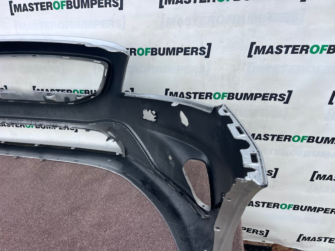 Volvo V40 R Design Hatchback 2012-2018 Front Bumper 6 Pdc Jets Genuine [n448]