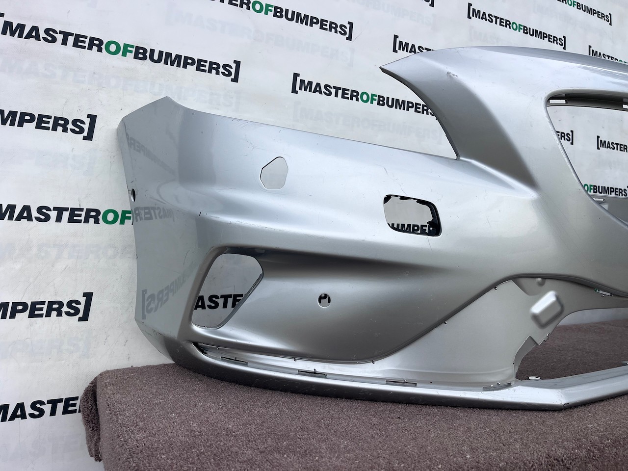 Volvo V40 R Design Hatchback 2012-2018 Front Bumper 6 Pdc Jets Genuine [n448]