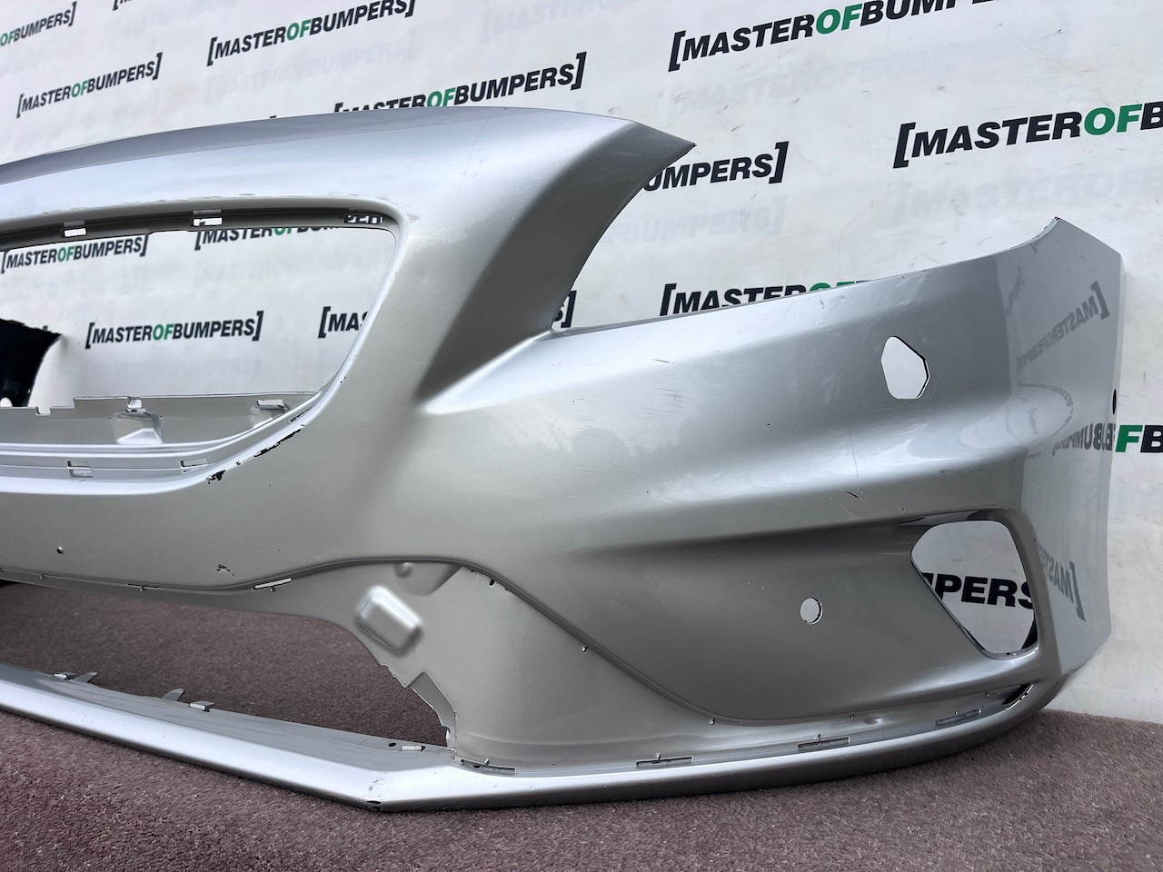Volvo V40 R Design Hatchback 2012-2018 Front Bumper 6 Pdc Jets Genuine [n448]