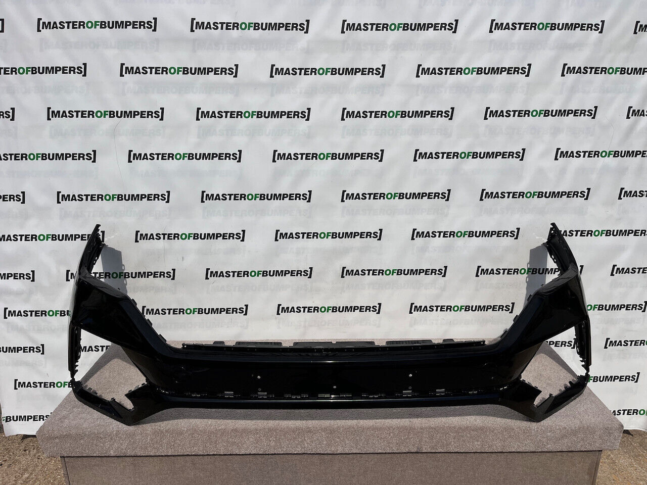 VW Touareg Se Mk3 2019-on Front Bumper Black 4 Pdc No Jets Genuine [v793]