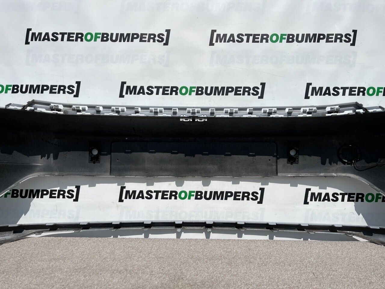 VW Golf Plus Sportsvan 2015-2018 Front Bumper 4 Pdc + Jets Genuine [v810]