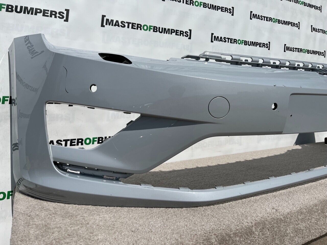 VW Golf Plus Sportsvan 2015-2018 Front Bumper 4 Pdc + Jets Genuine [v810]