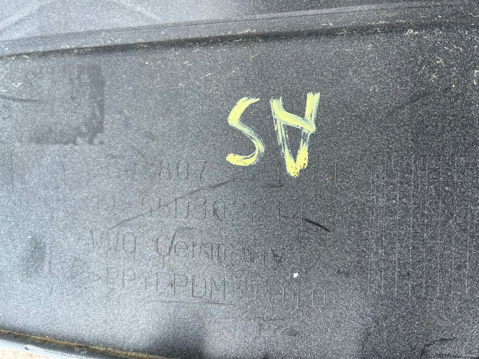 VW Golf Se Mk7.5 Facelift 2017-19 Front Bumper 4 Pdc No Jets Genuine [v831]