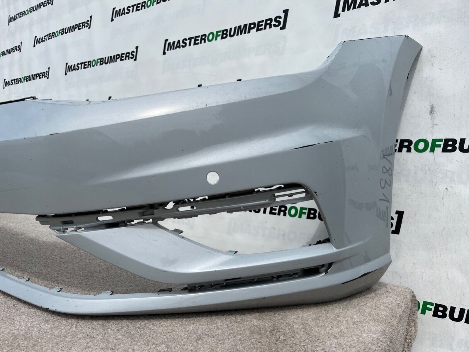 VW Golf Se Mk7.5 Facelift 2017-19 Front Bumper 4 Pdc No Jets Genuine [v831]