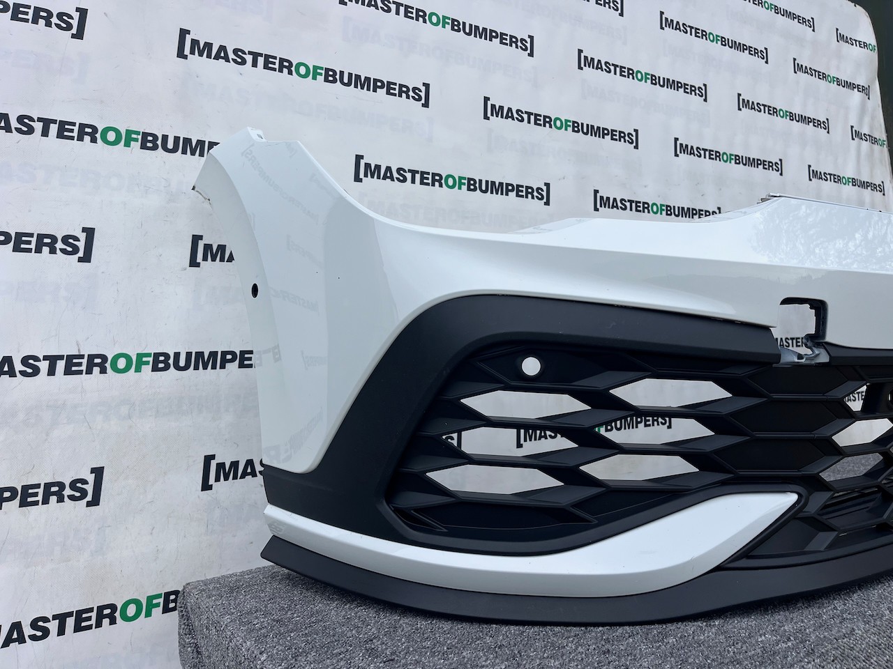VW Golf Gti Gtd Clubsport Mk8 2020-2023 Front Bumper 6 Pdc Genuine [v396]