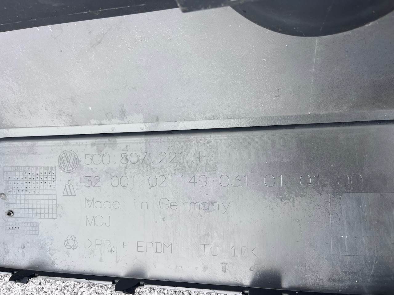 VW Golf Se Mk7 Face Lifting 2017-2019 Front Bumper 4 Pdc + Jets Genuine [v420]