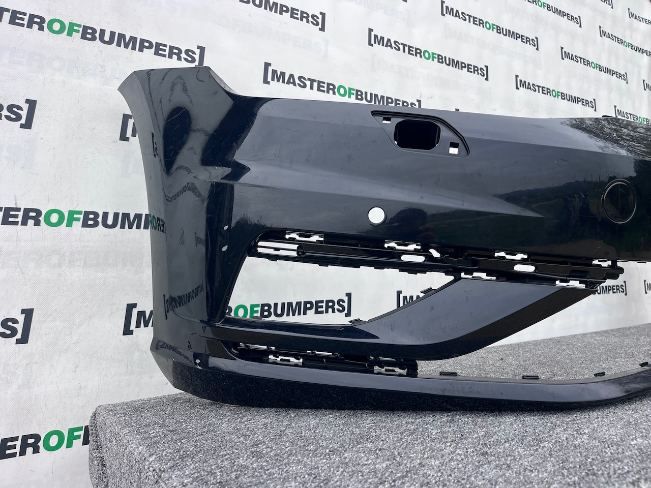 VW Golf Se Mk7 Face Lifting 2017-2019 Front Bumper 4 Pdc + Jets Genuine [v420]