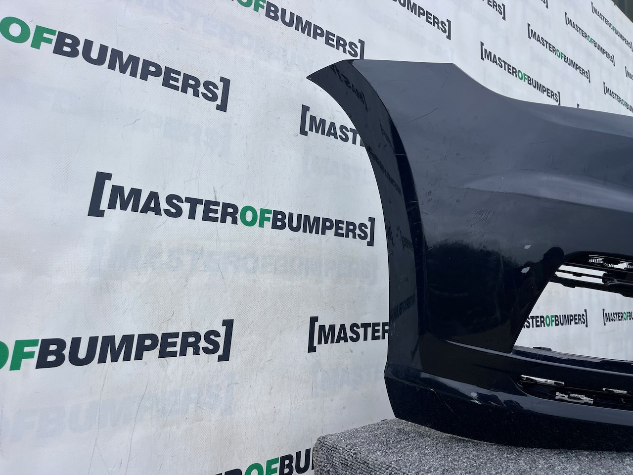 VW Golf Se Mk7 Face Lifting 2017-2019 Front Bumper 4 Pdc + Jets Genuine [v420]