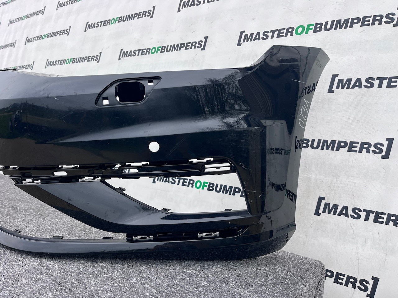 VW Golf Se Mk7 Face Lifting 2017-2019 Front Bumper 4 Pdc + Jets Genuine [v420]
