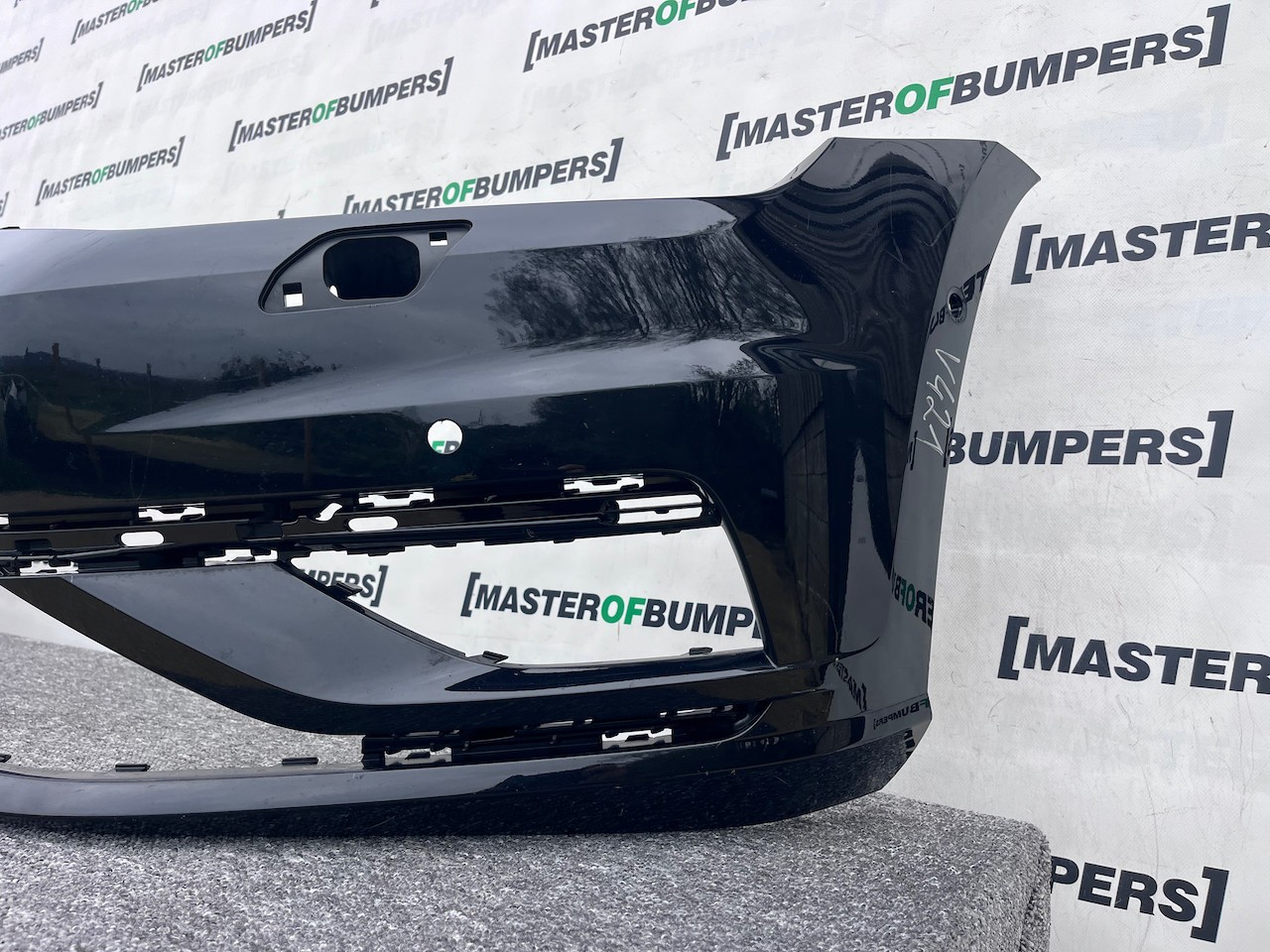 VW Golf Se Mk7 Face Lifting 2017-2019 Front Bumper 6 Pdc + Jets Genuine [v421]