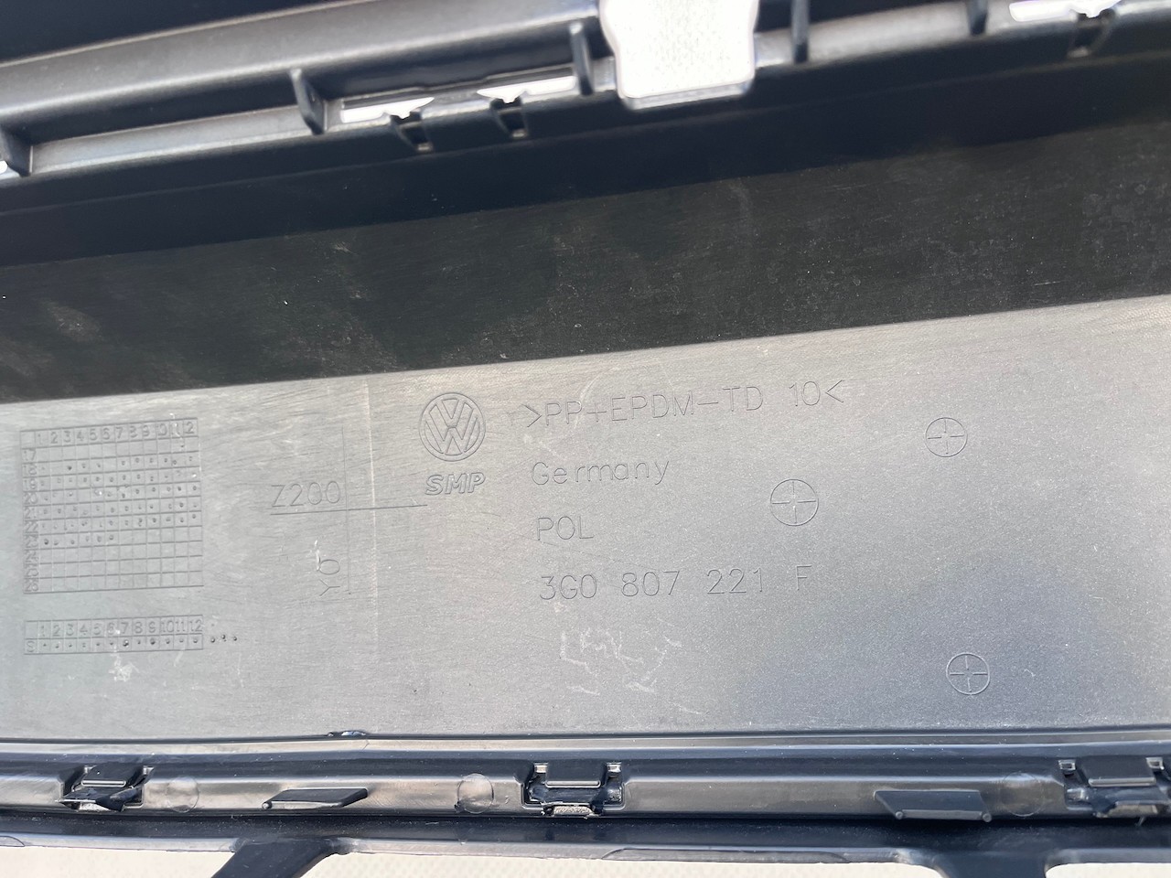 VW Passat Gt B8 Lift 2020-2024 Front Bumper 4 Pdc No Jets Genuine [v308]