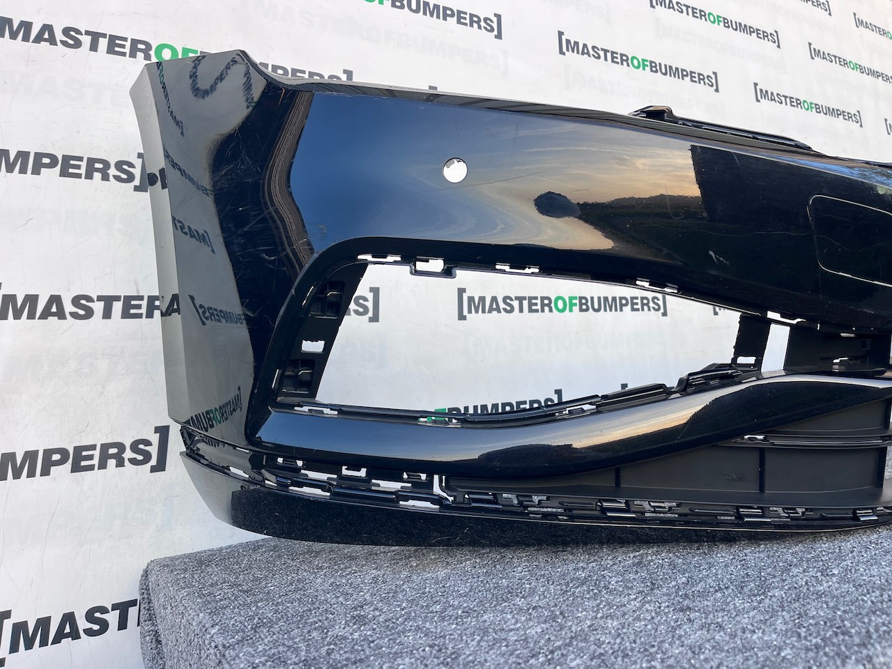 VW Passat Gt B8 Lift 2020-2024 Front Bumper 4 Pdc No Jets Genuine [v308]