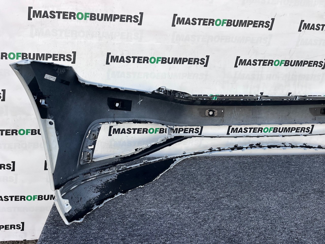 VW Passat Gt B8 Lift 2020-2024 Front Bumper 6 Pdc No Jets Genuine [v427]