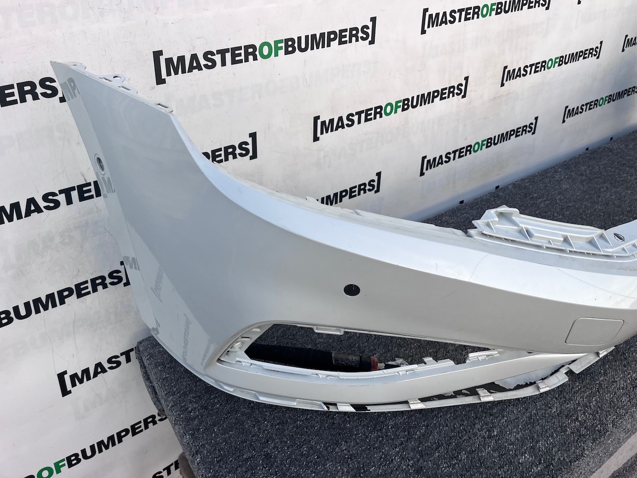 VW Passat Gt B8 Lift 2020-2024 Front Bumper 6 Pdc No Jets Genuine [v427]