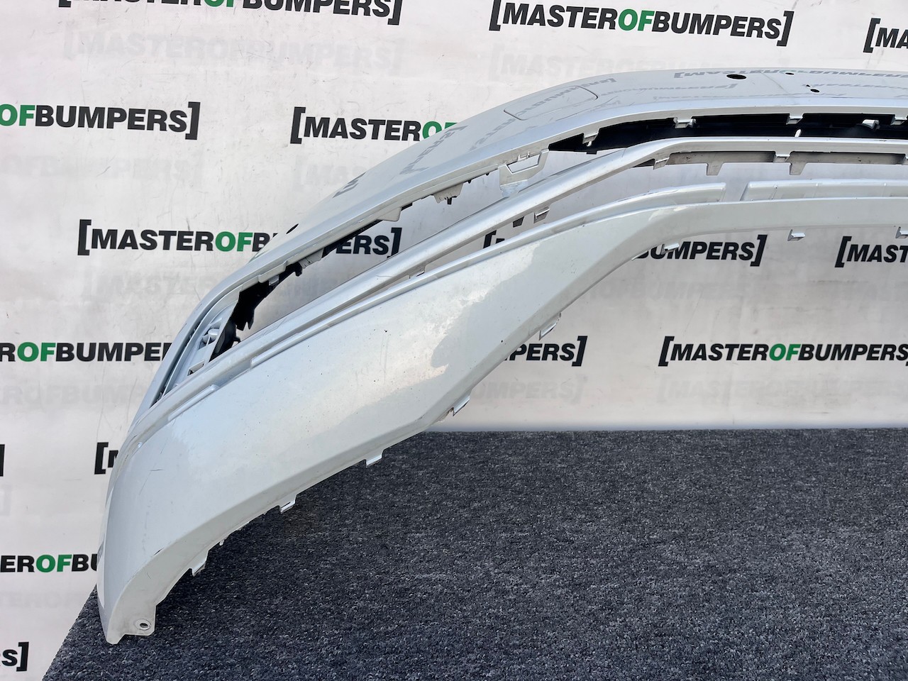 VW Passat Gt B8 Lift 2020-2024 Front Bumper 6 Pdc No Jets Genuine [v427]