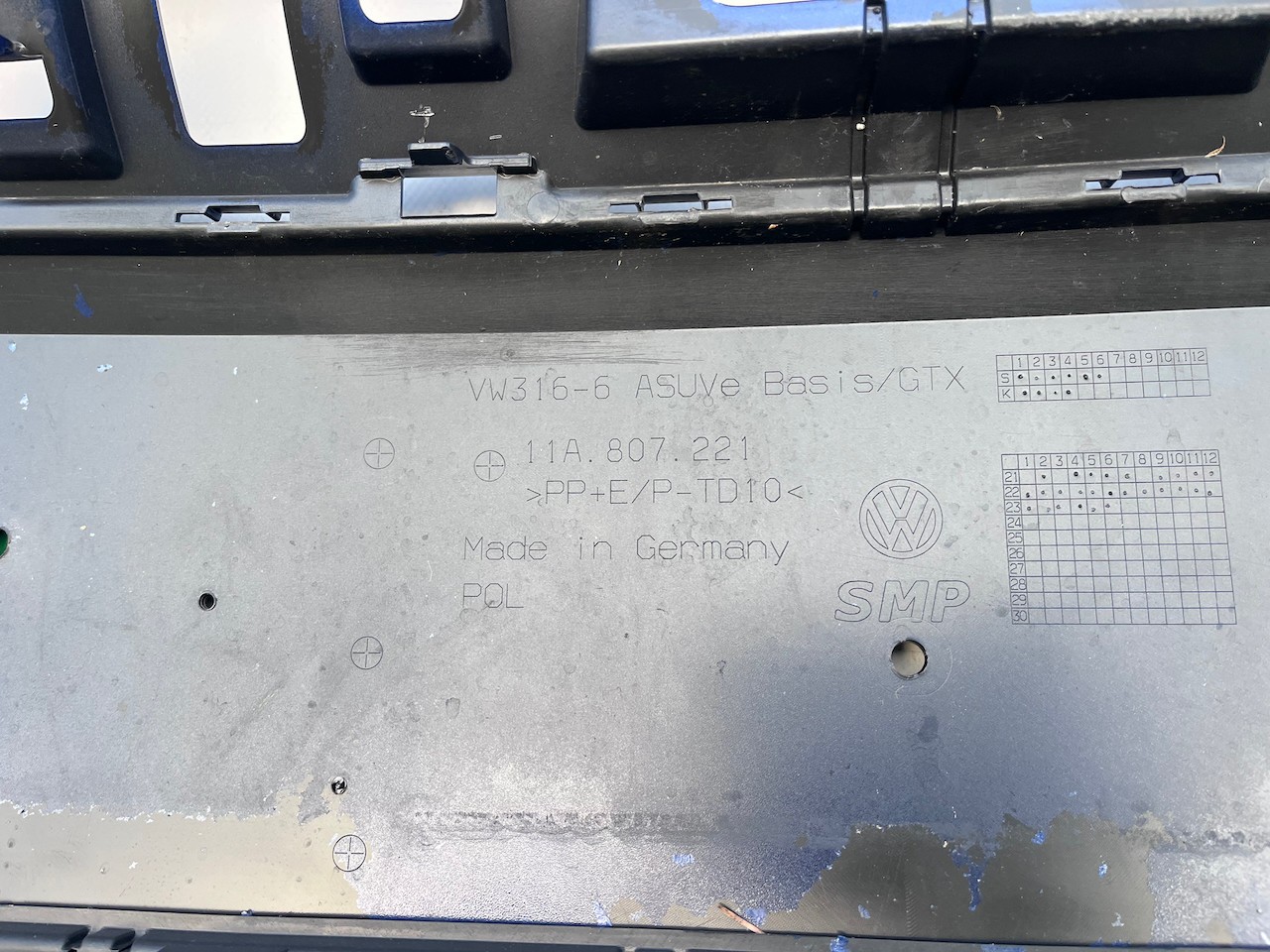 VW Id4 Id.4 Life Max 2021-2024 Front Bumper Blue 6 Pdc Genuine [v442]