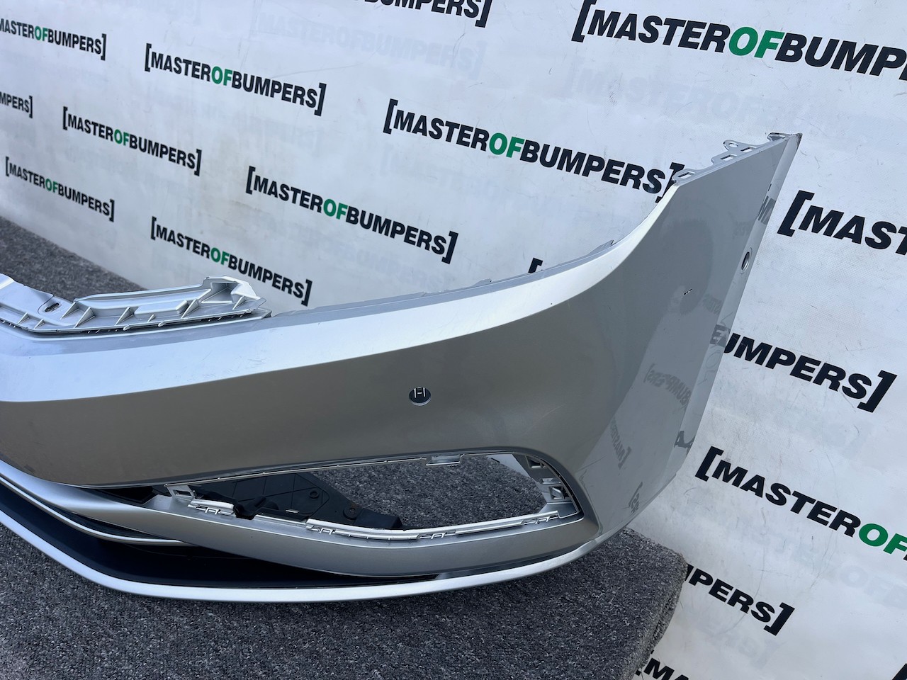 VW Passat Sel Evo B8 Lift 2020-2024 Front Bumper 6 Pdc No Jets Genuine [v404]