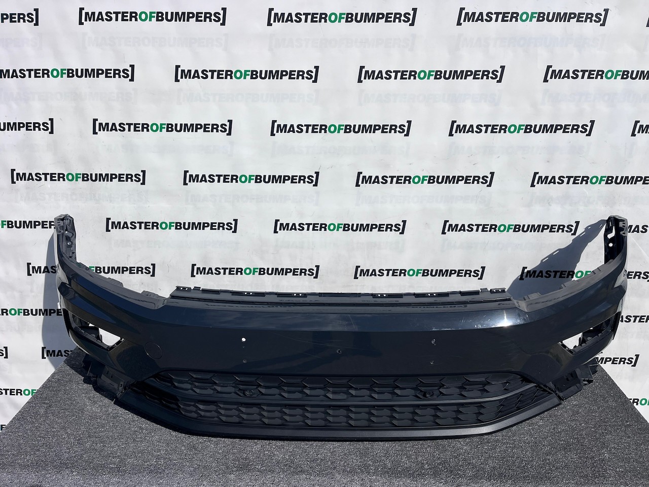 VW Tiguan Se 5na Mk2 2016-2019 Front Bumper 4 Pdc No Jets Genuine [v505]