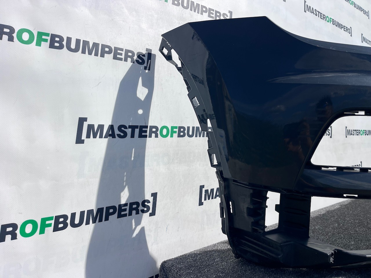 VW Tiguan Se 5na Mk2 2016-2019 Front Bumper 4 Pdc No Jets Genuine [v505]