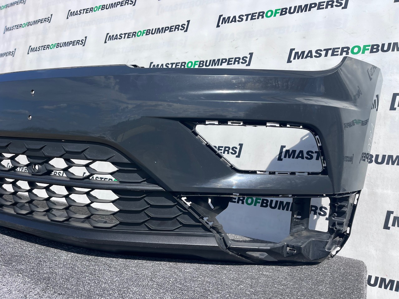 VW Tiguan Se 5na Mk2 2016-2019 Front Bumper 4 Pdc No Jets Genuine [v505]