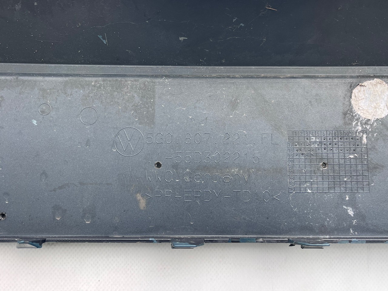 VW Golf Style Mk7.5 Lift Hatch 2017-2019 Front Bumper 6 Pdc Jets Genuine [v537]