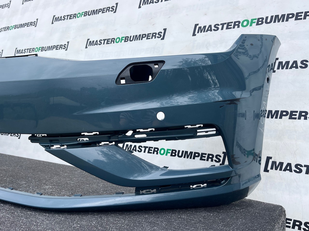 VW Golf Style Mk7.5 Lift Hatch 2017-2019 Front Bumper 6 Pdc Jets Genuine [v537]