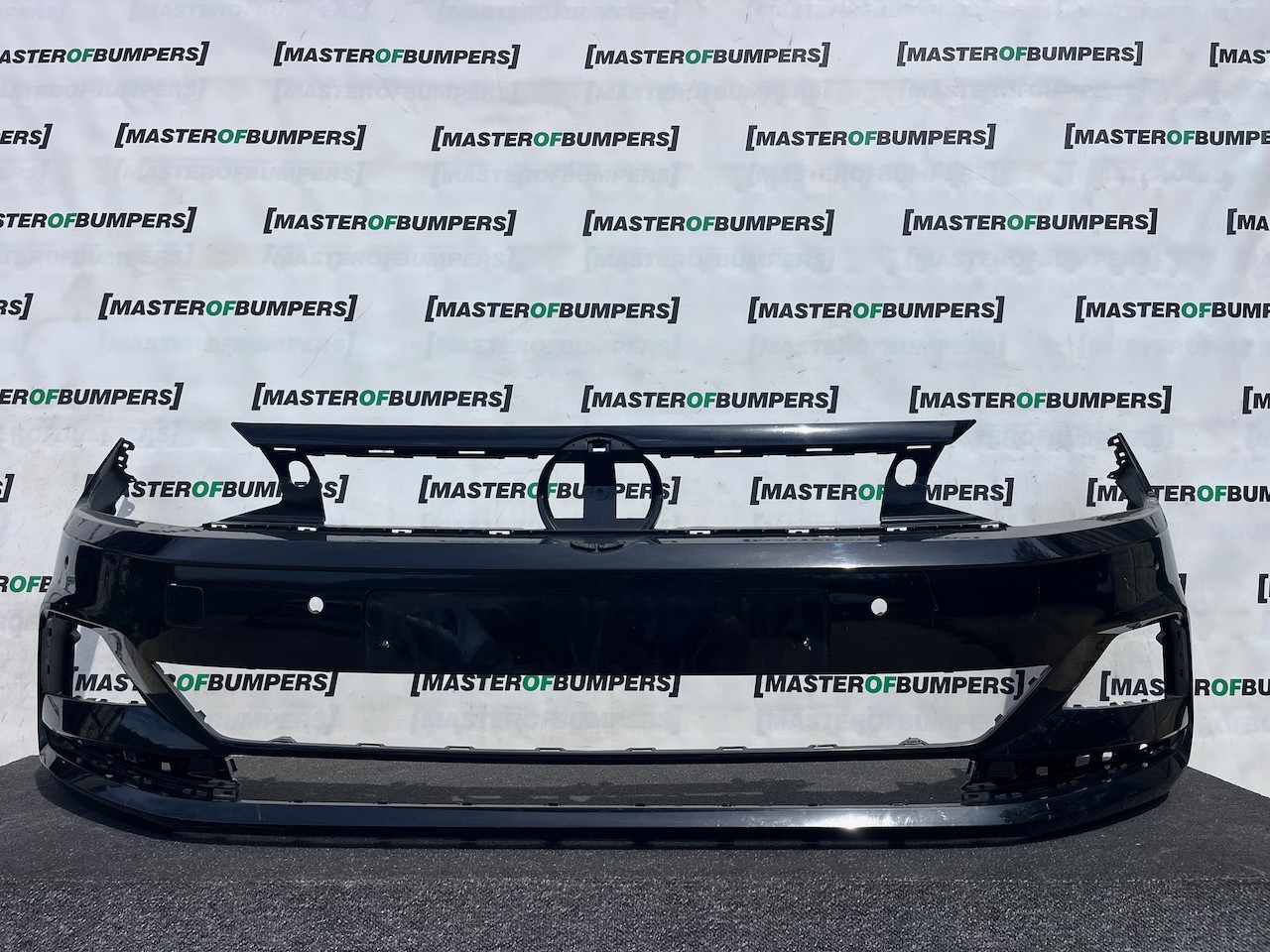 VW Polo Bluemotion Hatchback 2017-2021 Front Bumper 4 Pdc Genuine [v558]