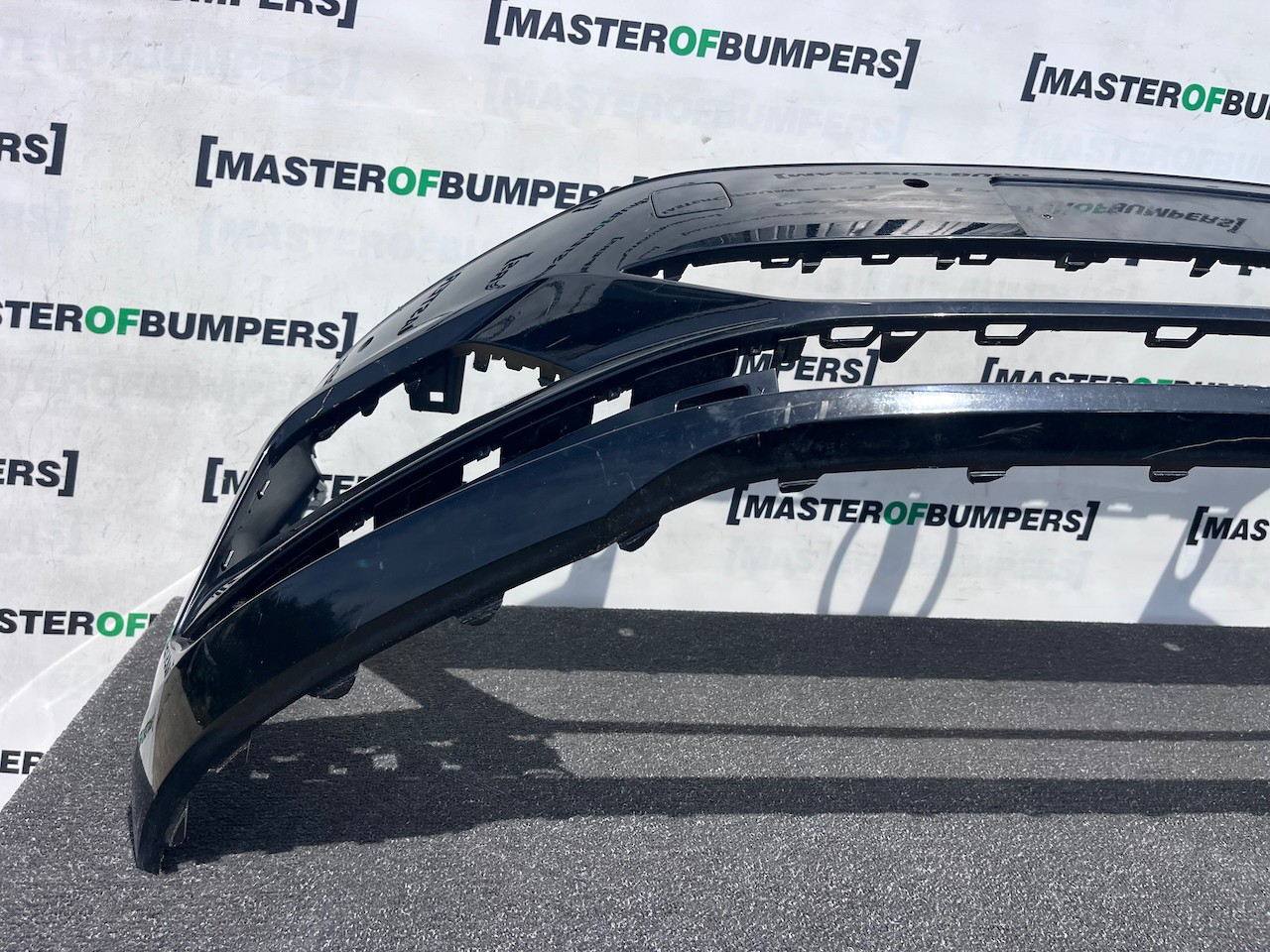 VW Polo Bluemotion Hatchback 2017-2021 Front Bumper 4 Pdc Genuine [v558]