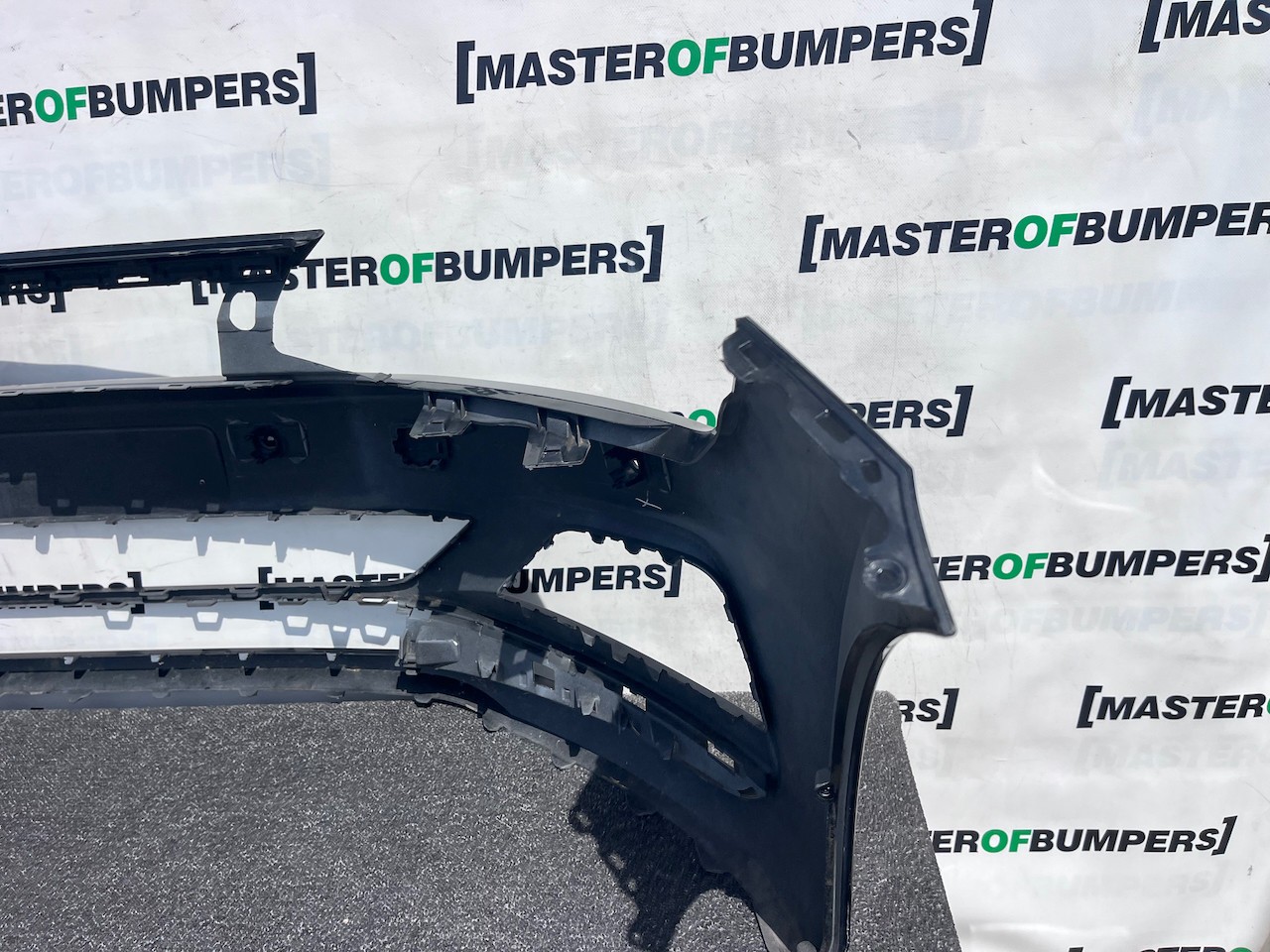 VW Polo Bluemotion Hatchback 2017-2021 Front Bumper 4 Pdc Genuine [v558]