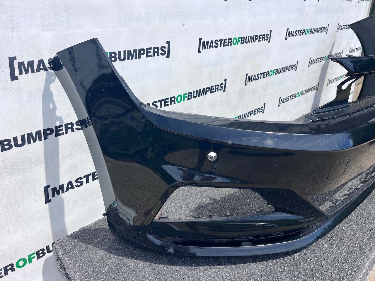 VW Polo Bluemotion Hatchback 2017-2021 Front Bumper 4 Pdc Genuine [v558]