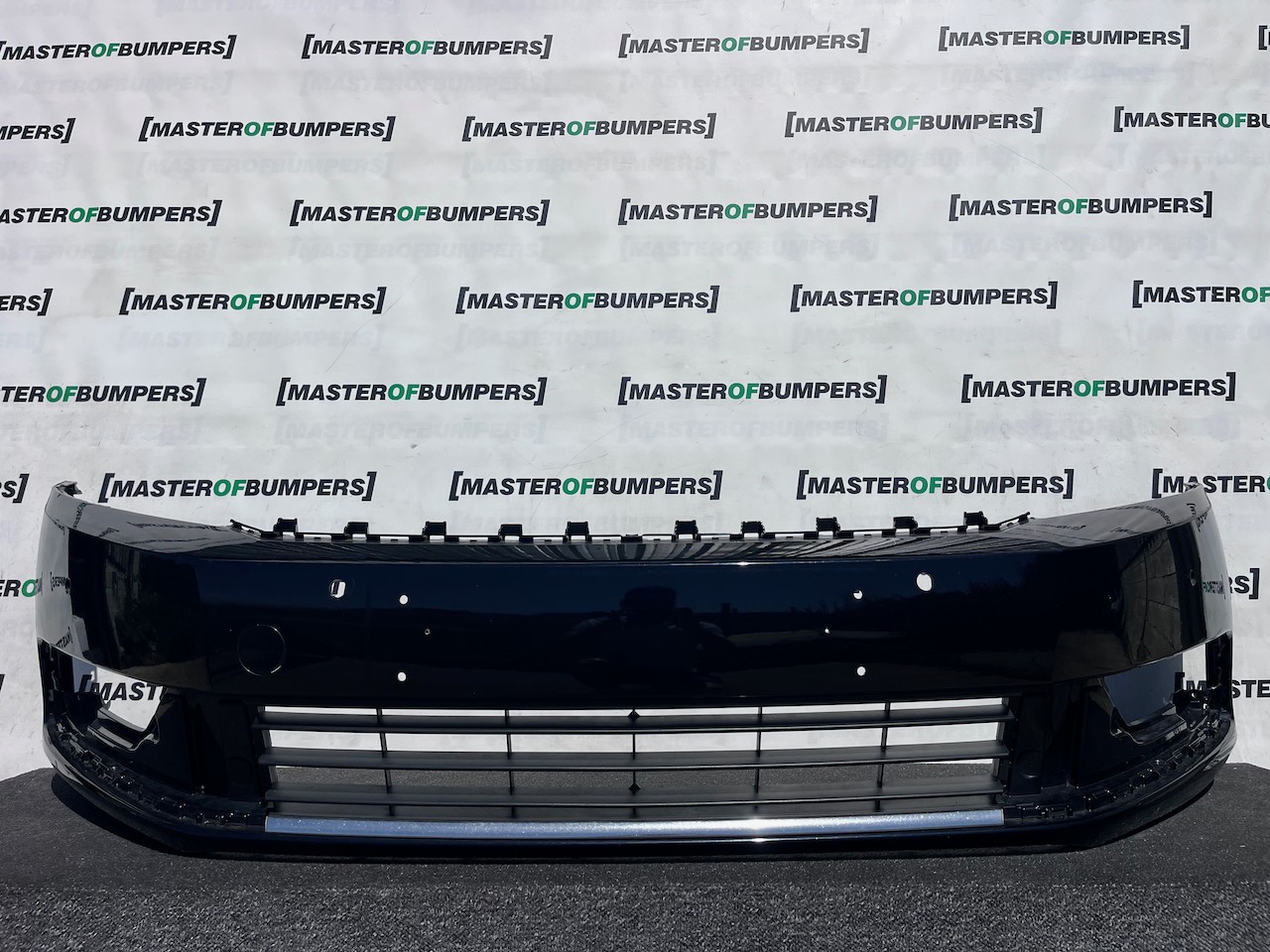 VW Passat Sel Evo B7 2011-2014 Front Bumper 4 Pdc No Jets Genuine [v561]